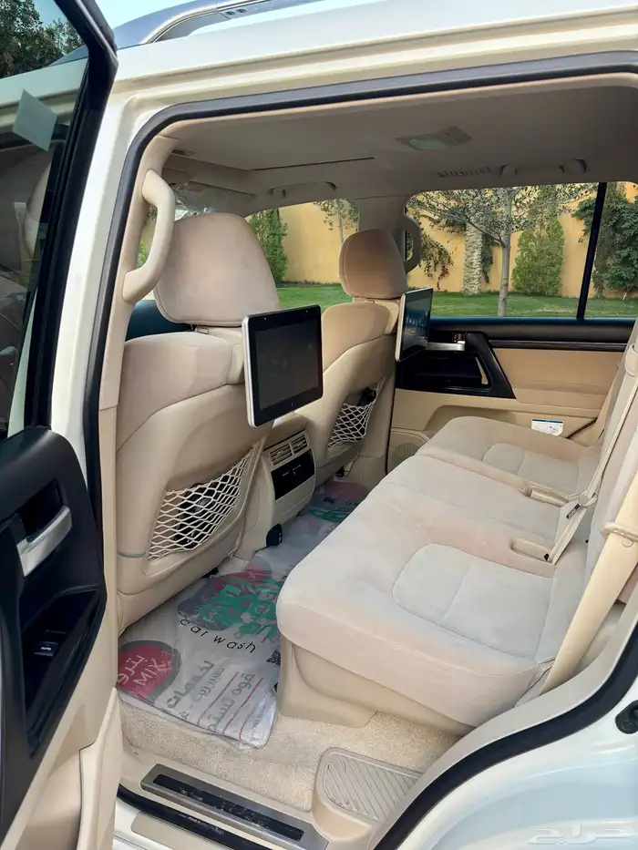 لاندكروزر2021 12