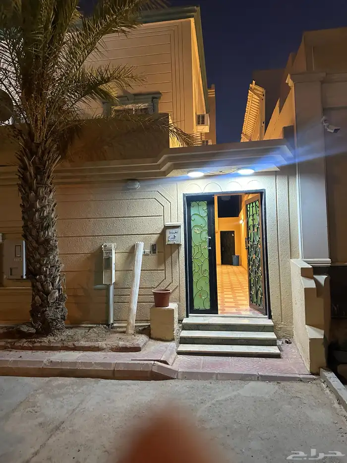 دور علوي لإيجار حي الملك فيصل 1