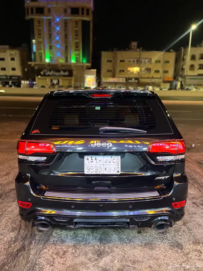 جيب جراند شروكي 6.4 SRT 3