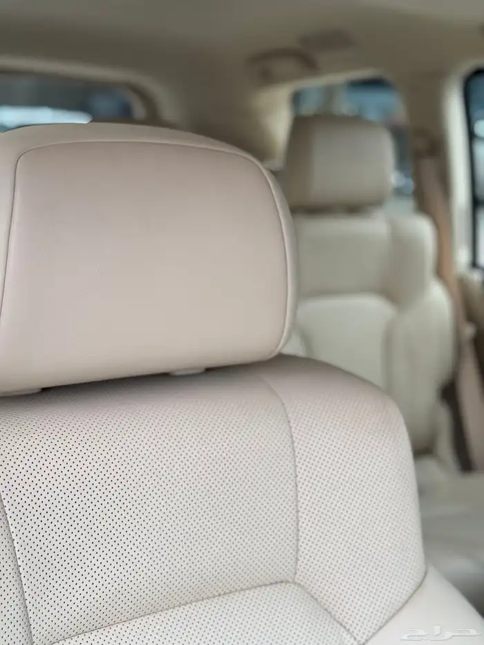 جيب لكزس LX570 S 2020 - عداد 75 الف فقط - مالك واحد 18