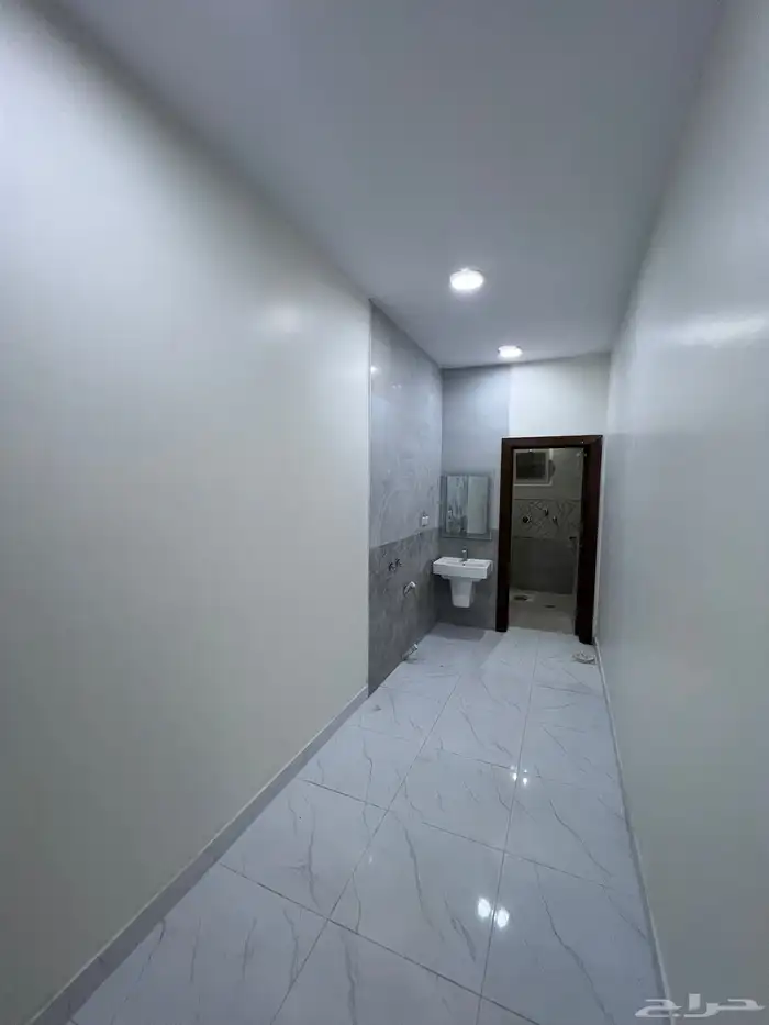 للبيع دور بمساحه كبيره وتفصيل مميز واجهه شمالية 11