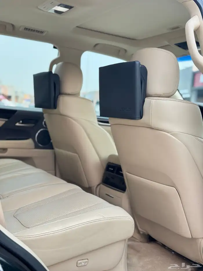 جيب لكزس LX570 S 2020 - عداد 75 الف فقط - مالك واحد 14