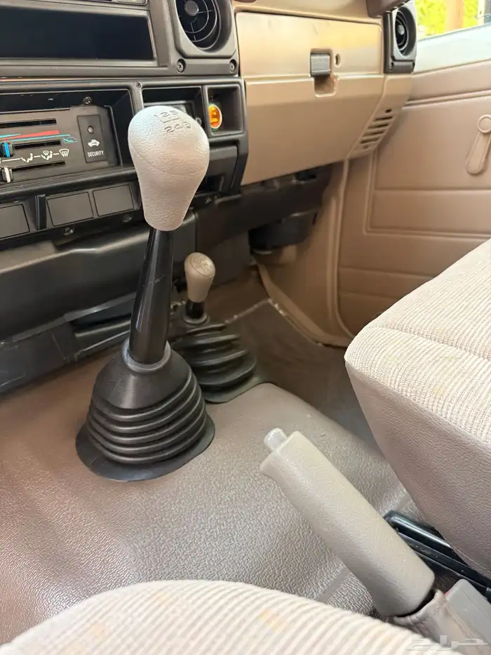 جيب ربع مخزن 18