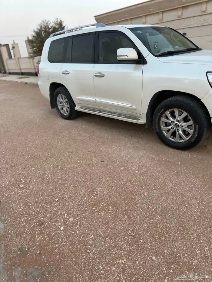 لاندكروزر 2016 فل كامل ماشي250 المكينه 8 سرندل شرط 2