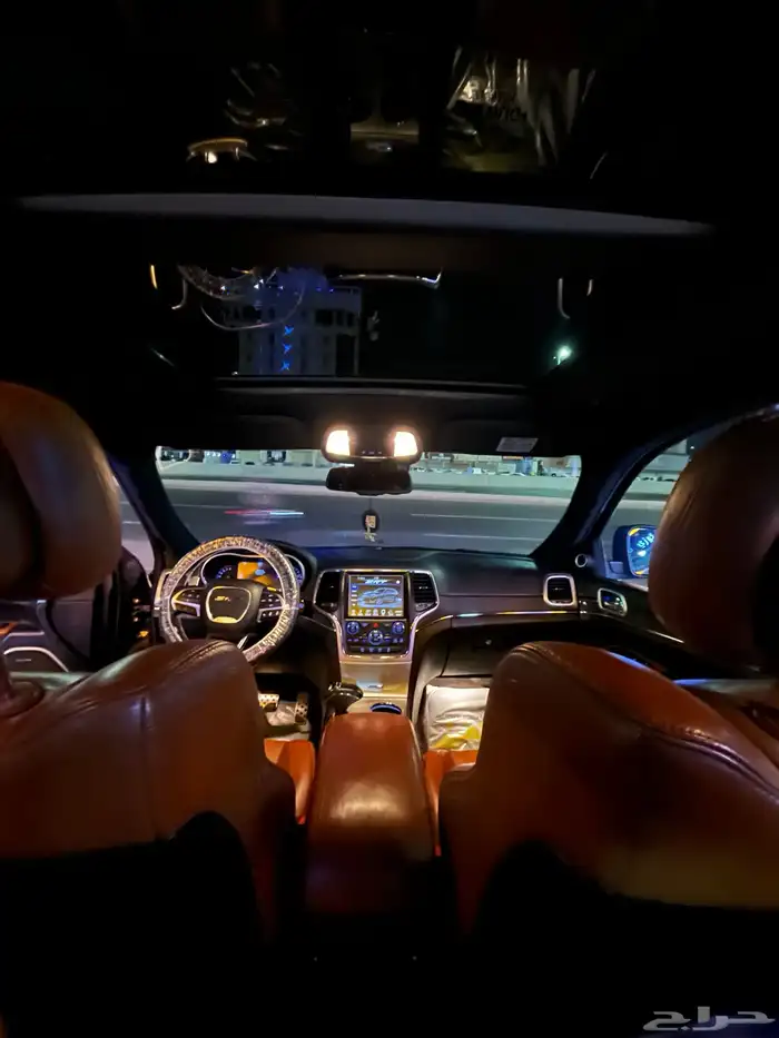 جيب جراند شروكي 6.4 SRT 10