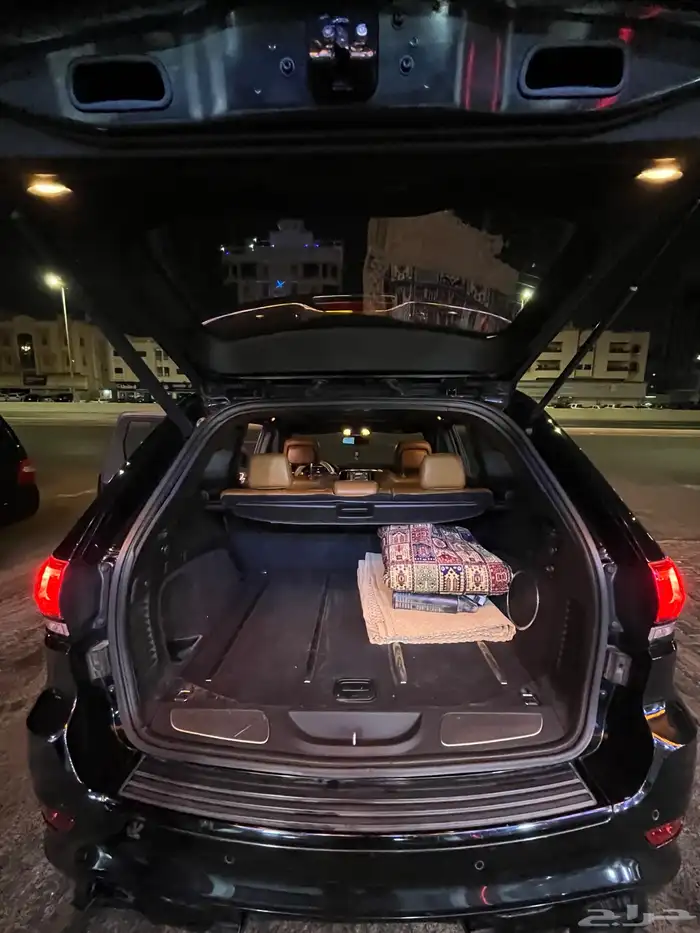 جيب جراند شروكي 6.4 SRT 12