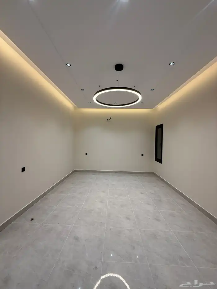 للبيع ادوار علويه وادوار ارضيه بمساحات كبيره بدرة المحاله 32