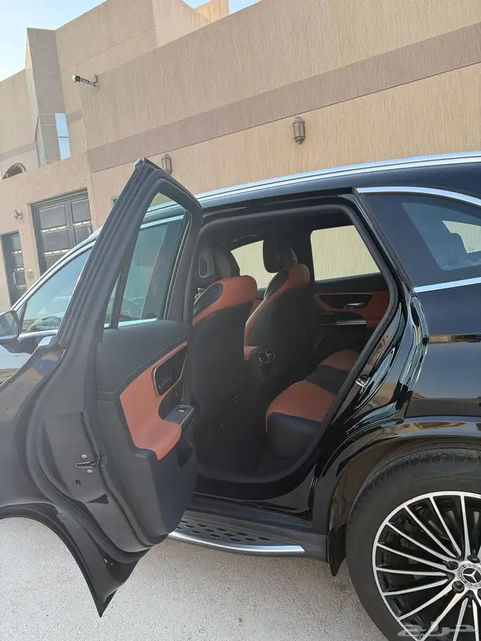 Mercedez SUV 5