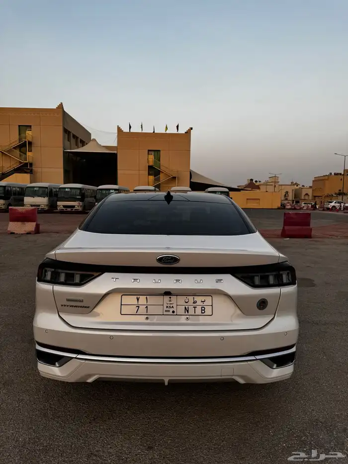 فورد تورس فل تيتانيوم 1