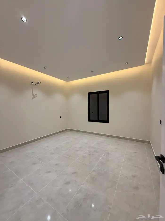 للبيع ادوار علويه وادوار ارضيه بمساحات كبيره بدرة المحاله 37