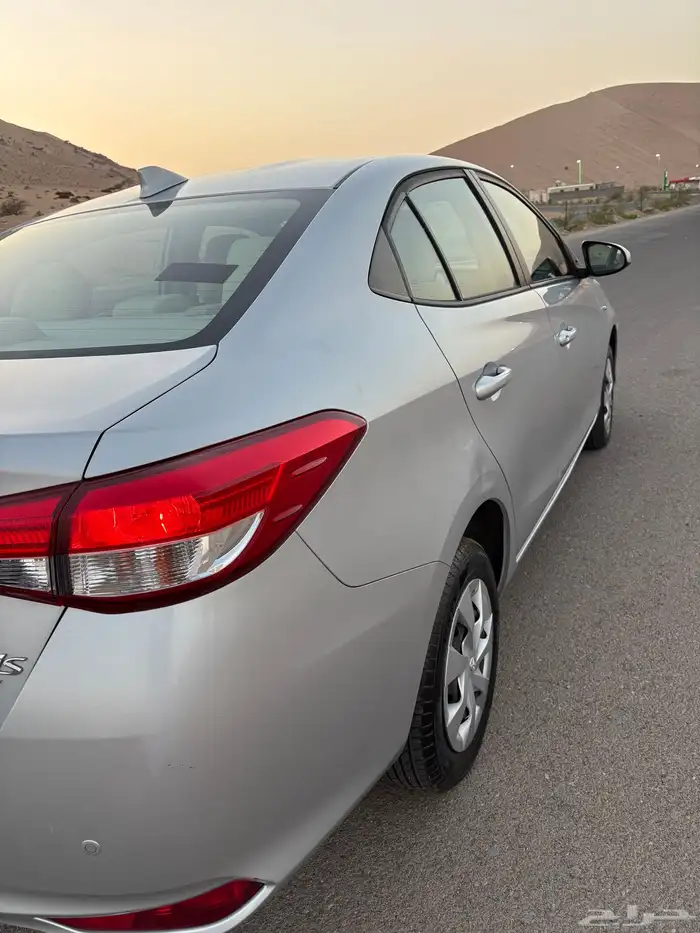 للبيع يارس Y 2019 فضي ممشى 87 الف كيلو بدي وكالة نظيفة 6