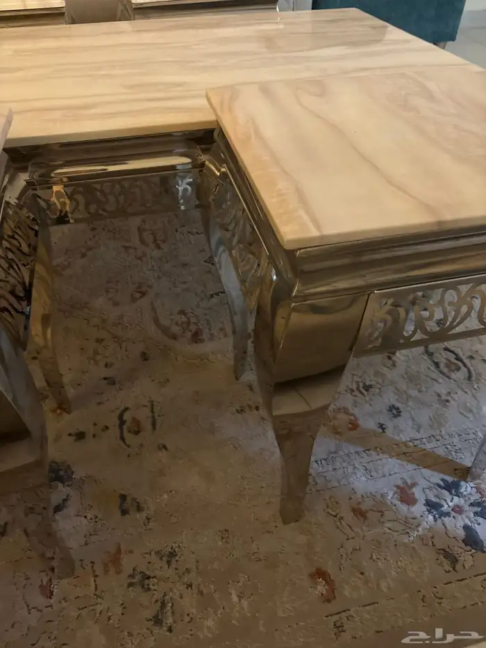 طاولة كبيره مع 6 خدمه استخدام نظيف جدا 1