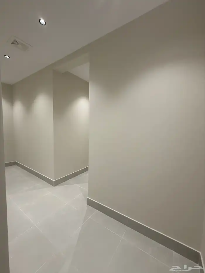 للبيع ادوار علويه وادوار ارضيه بمساحات كبيره بدرة المحاله 10