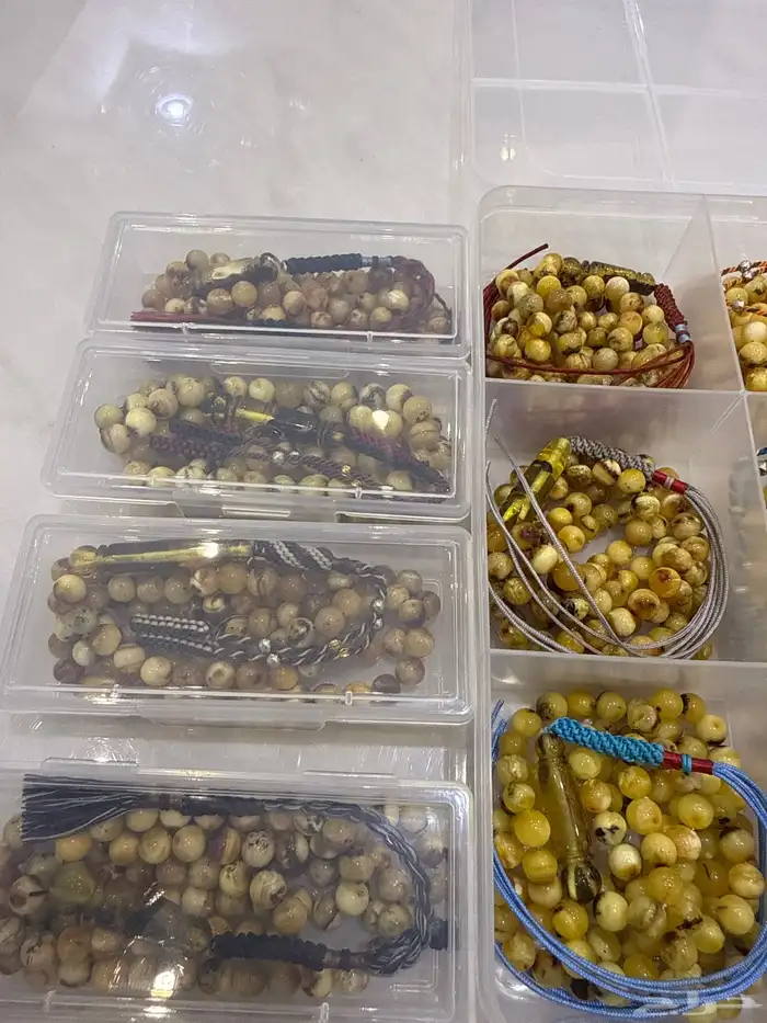 مجموعة كهرمان شوائبي طبيعي 3