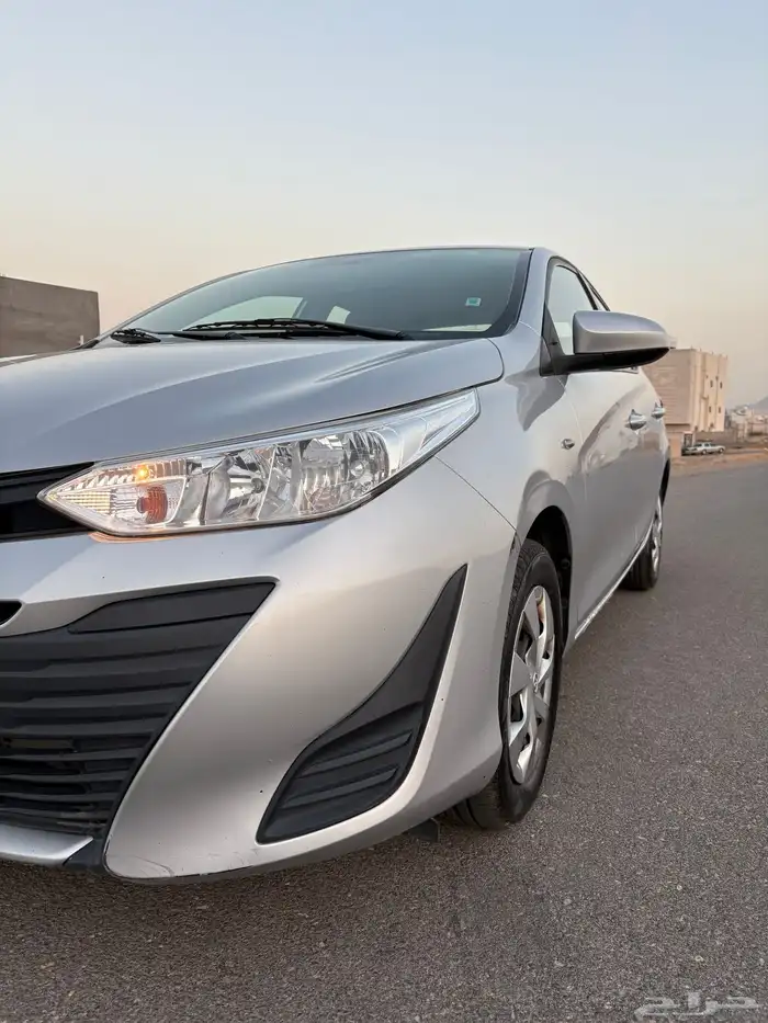 للبيع يارس Y 2019 فضي ممشى 87 الف كيلو بدي وكالة نظيفة 3
