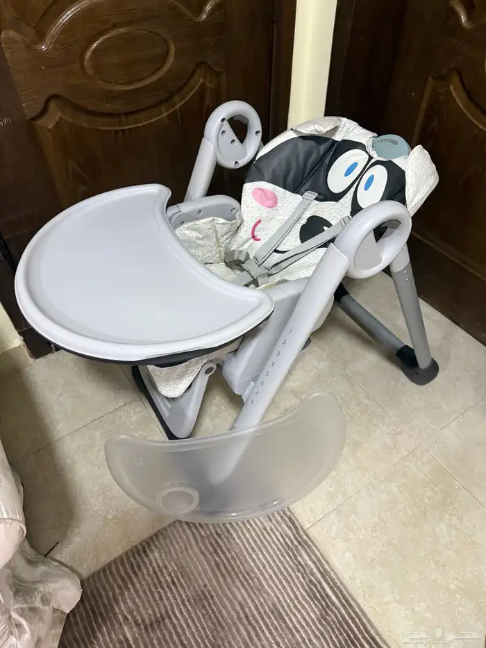 كرسي طعام شيكو حالته ممتازه بينفرد سرير كامل وبينزل ل تحت 8 5