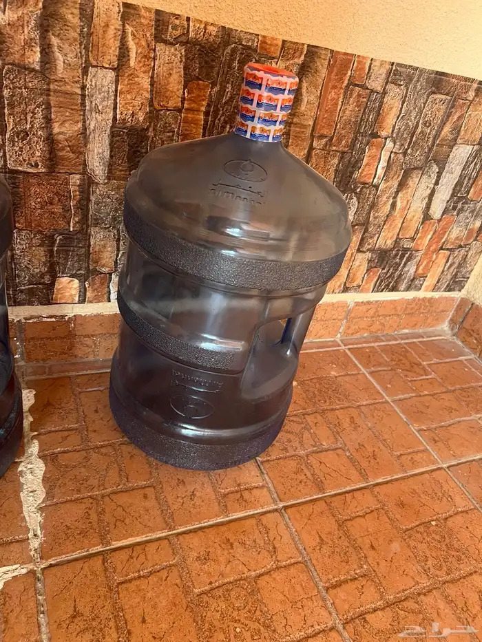 عبوات فارغه سعه 5 جالون 0