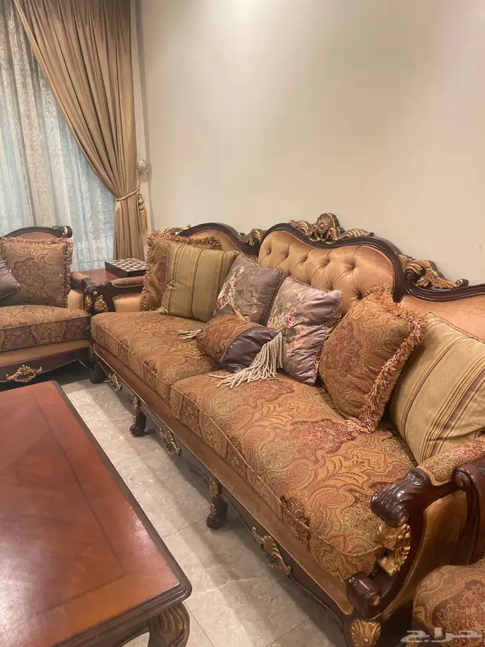 طقم 5 قطع كنب كلاسيكي خشب محفور مع طاولات 2