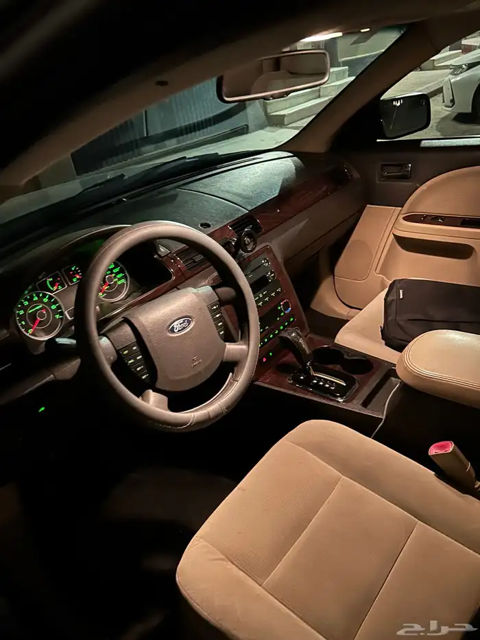 للبدل او البيع فورد تورس فايف هندرد ب 20 3