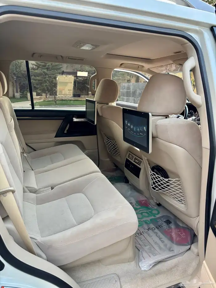 لاندكروزر2021 14