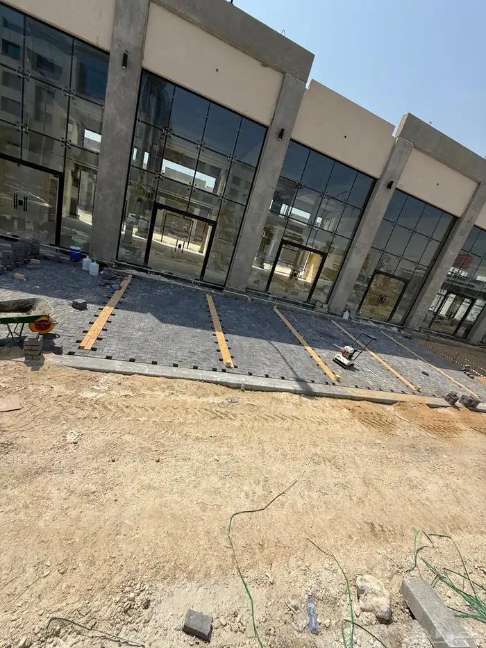 انترلوك وبلدورة مصنعية وبالمواد 18