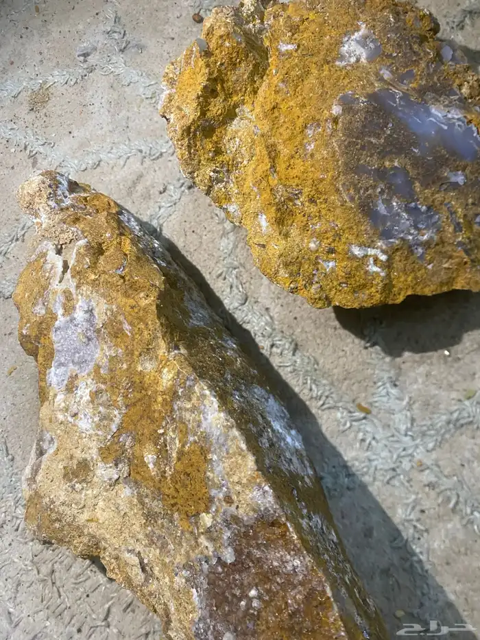 حجر به ذهب وحجر كريم الكالسدوني الأزرق 0