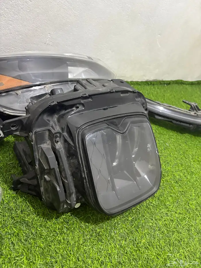 شمعة ازيرا 2025 يمين 3