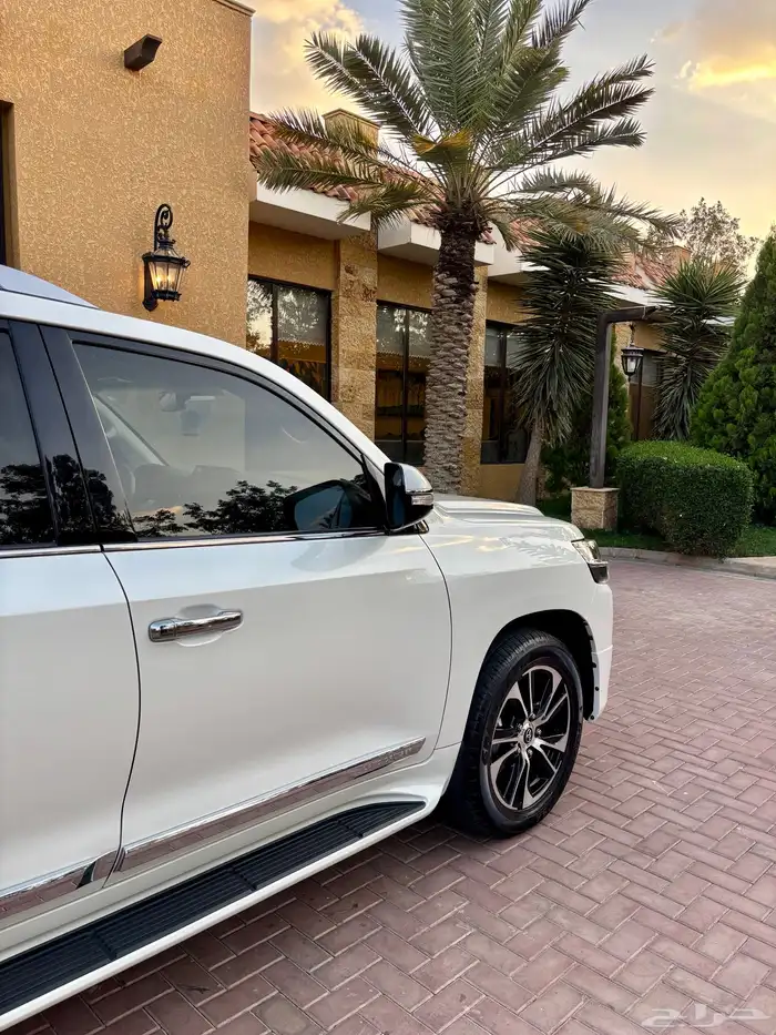 لاندكروزر2021 6