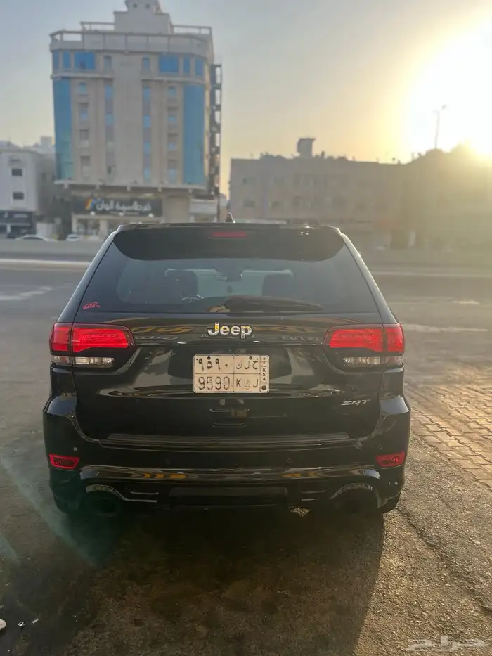 جيب جراند شروكي 6.4 SRT 27