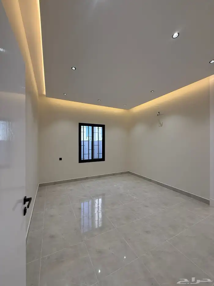 للبيع ادوار علويه وادوار ارضيه بمساحات كبيره بدرة المحاله 27