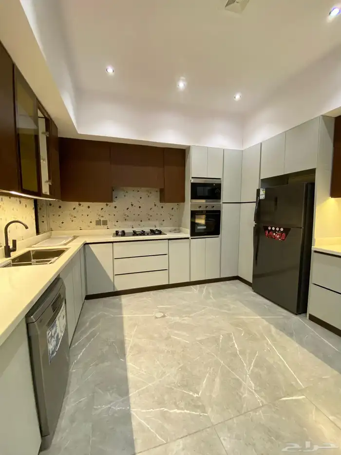 شقه تمليك للبيع تبوك حي الاخضر تشطيب فخم 2