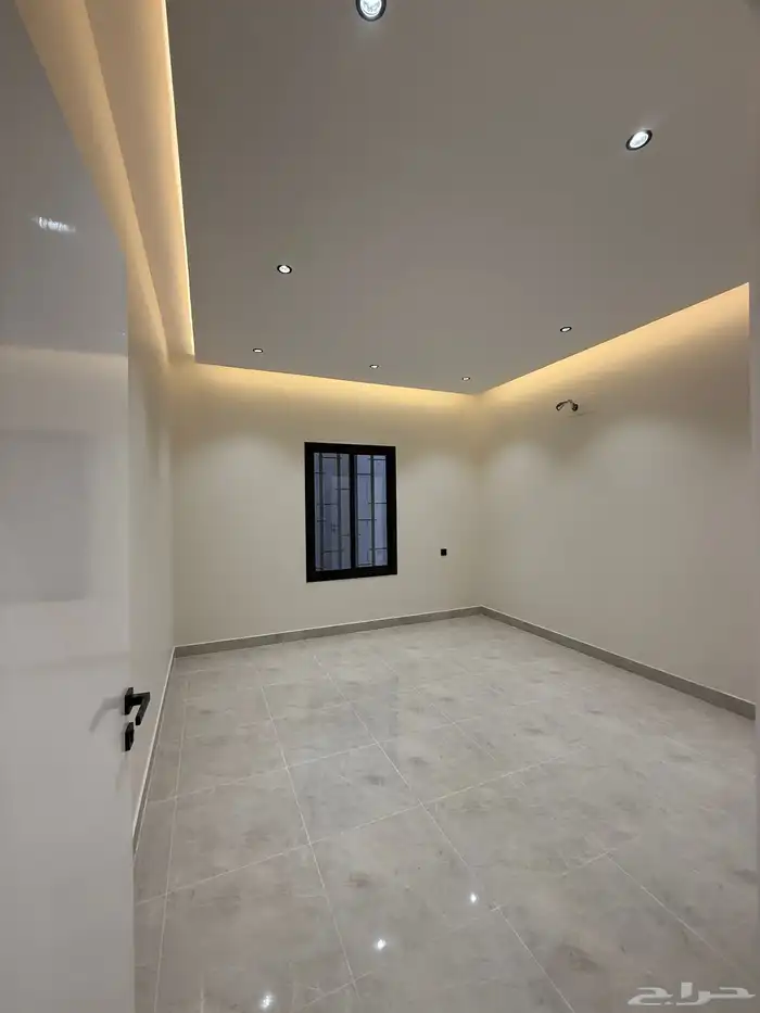 للبيع ادوار علويه وادوار ارضيه بمساحات كبيره بدرة المحاله 8