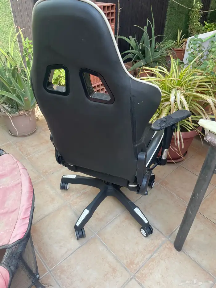 كرسي قيمنق ب 100 ريال فقط 3