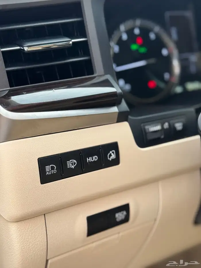 جيب لكزس LX570 S 2020 - عداد 75 الف فقط - مالك واحد 9
