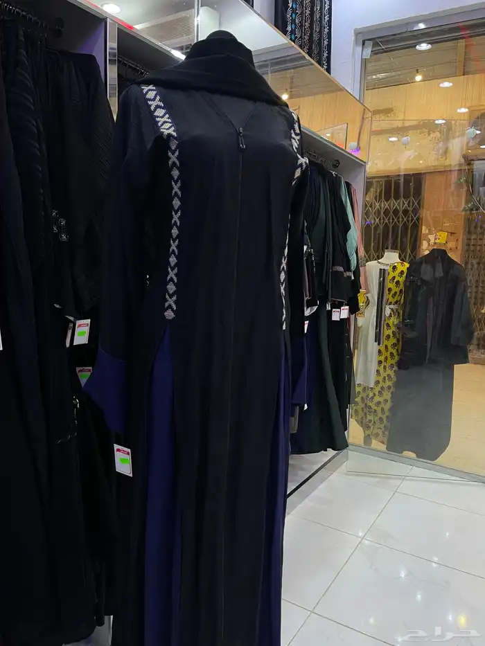 عبايات للبيع بالجمله كامل البضاعه يرجى عدم الاحراج 11