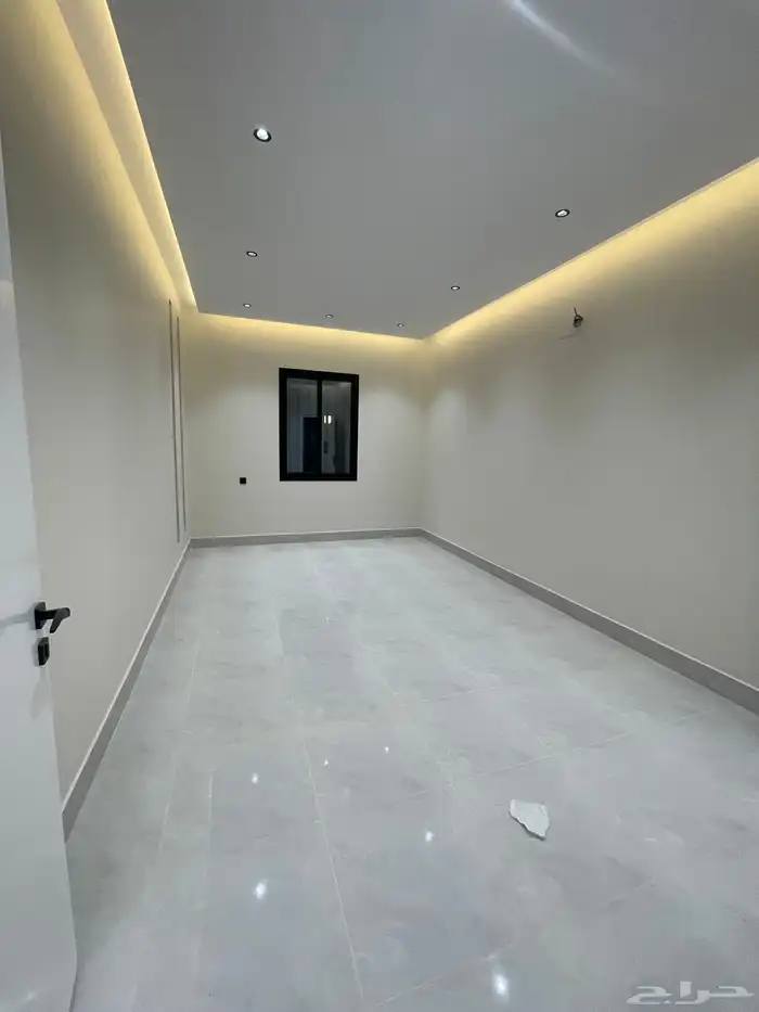 للبيع شقه دور أرضي مع بايكة سياره شغل راقي بالمحاله ابها 3