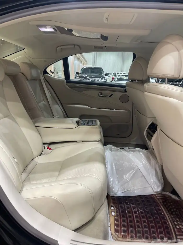 لكزس LS 460L موديل 2014 مخزن 15