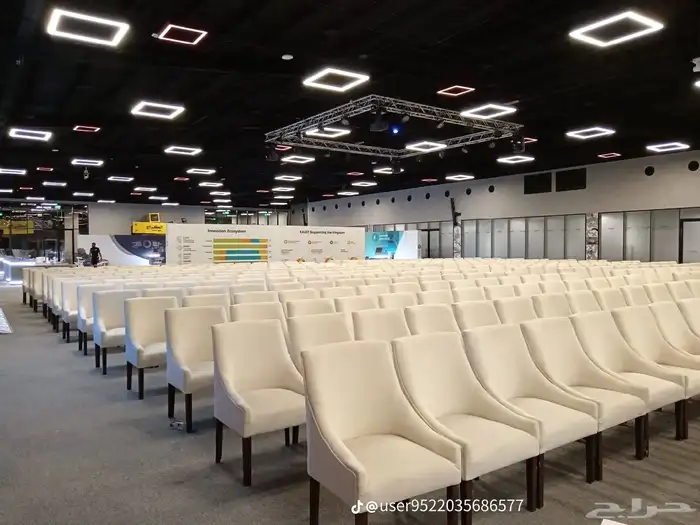 تاجير كنب في اي بي 7