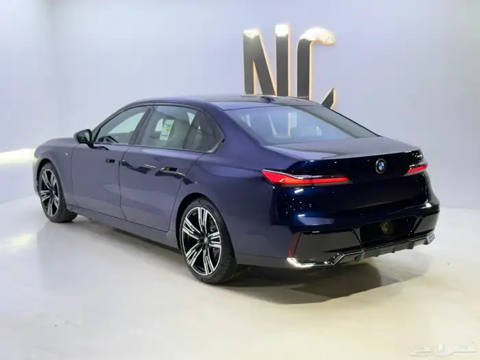 بي ام 735i 11