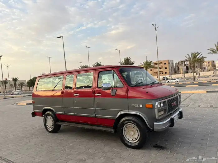 فان سفاري 1992 مخزن 1