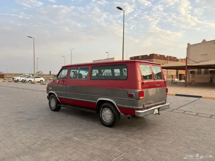 فان سفاري 1992 مخزن 16