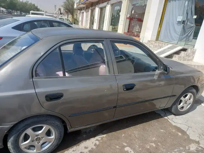 سياره اكسنت 2002م للبيع 1