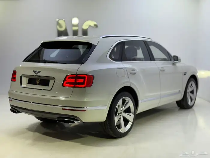 بنتلي بنتياقا 11