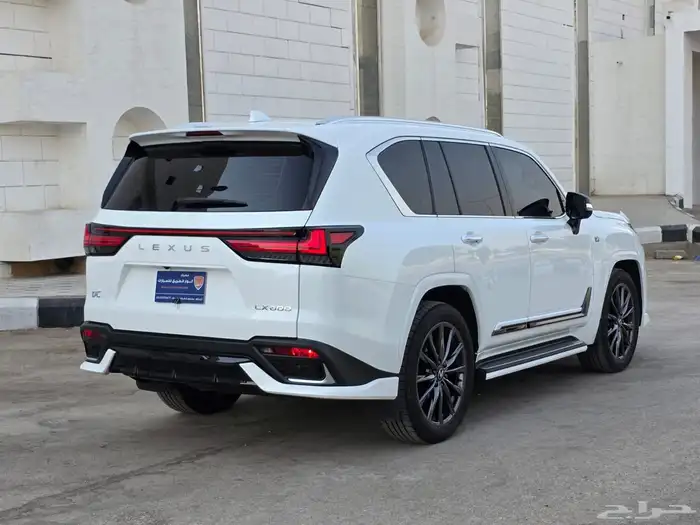 لكزس 2025 LX600 وكالة 6