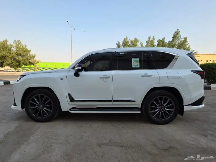 لكزس 2025 LX600 وكالة 3