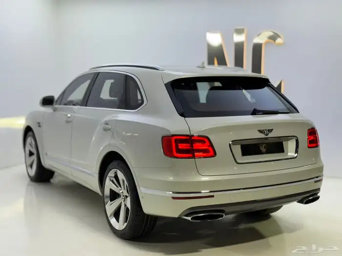 بنتلي بنتياقا 10