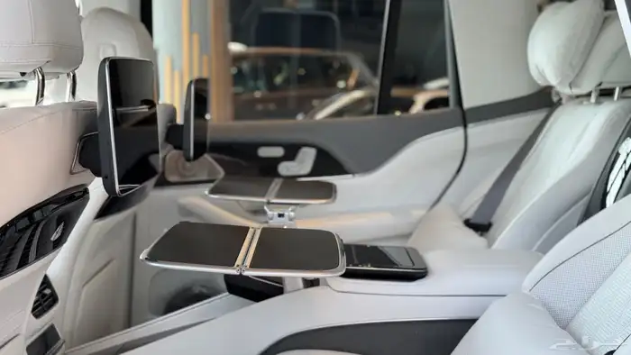 Mercedes Benz GLS600 Maybach 2025 11