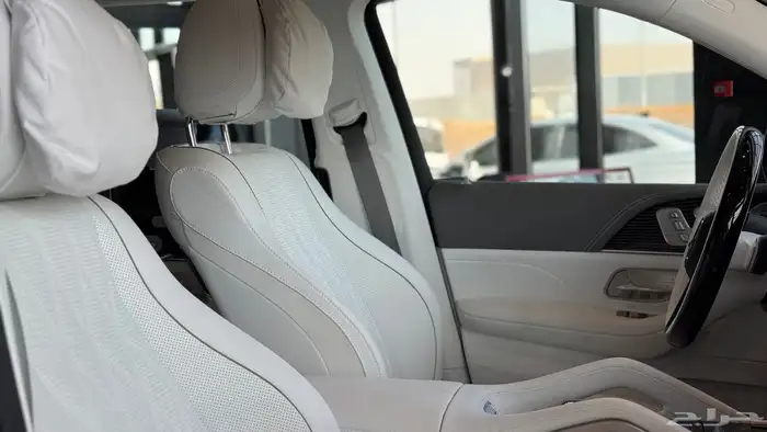 Mercedes Benz GLS600 Maybach 2025 13