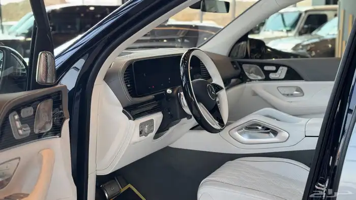 Mercedes Benz GLS600 Maybach 2025 6