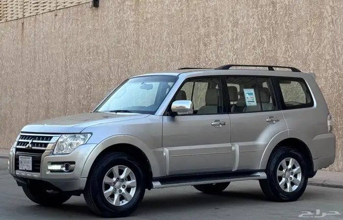 مستبيشي باجيرو GLS 2020 سلفر 1